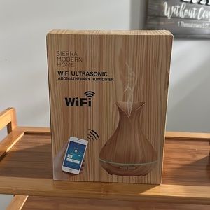 NWT Wi-Fi Essential Oil Diffuser
